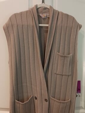 Liz Claiborne/Sleeveless Ribbed Cardigan Vest in Beige by Claiborne